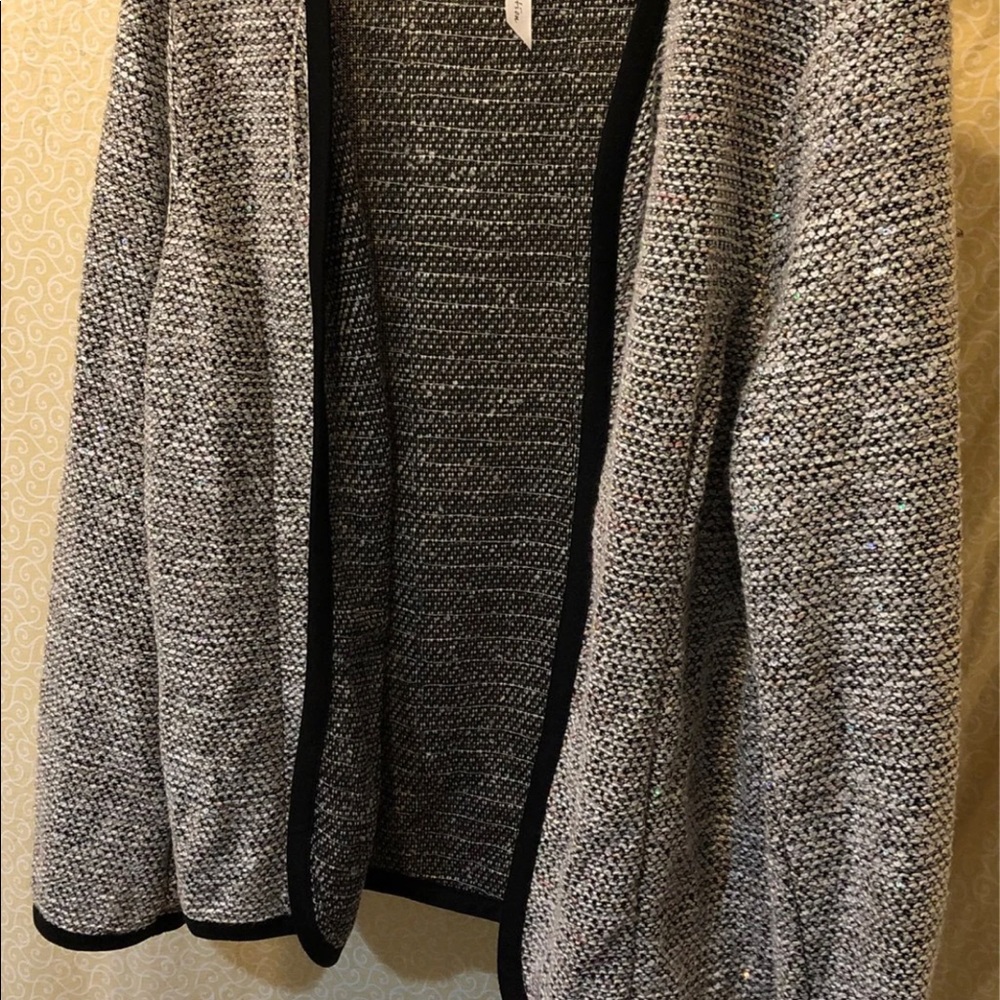 Cardigan - Picture 3 of 9